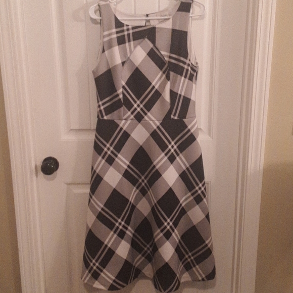 misses swing dresses